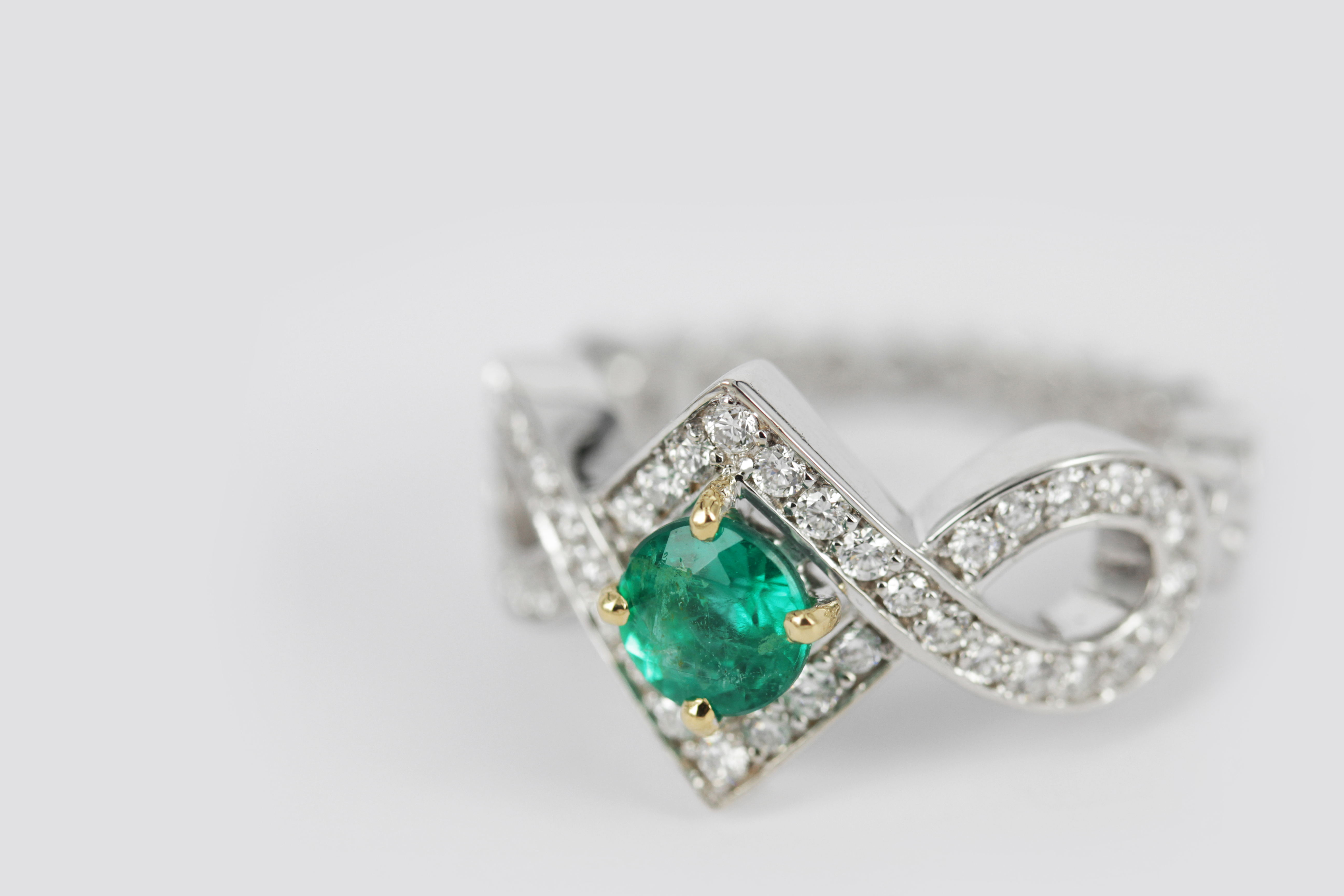 anello smeraldo